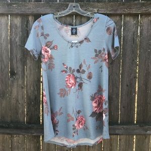 Agnes & Dora Everyday Tee.